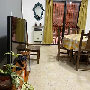 Excelente Y Amplio Dpto 3 C Cochera Privada , Mendoza Argentina